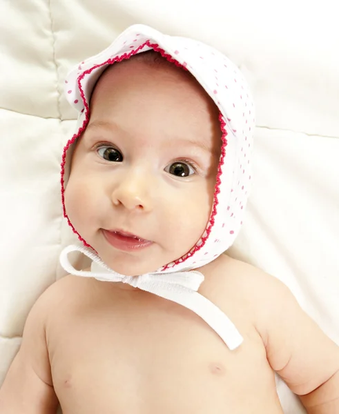 Baby och hatt — Stockfoto