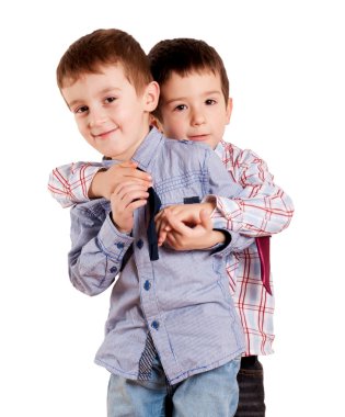 kardeş kucaklaşması