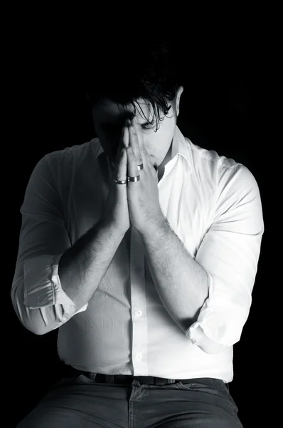 Muž se modlit — Stock fotografie