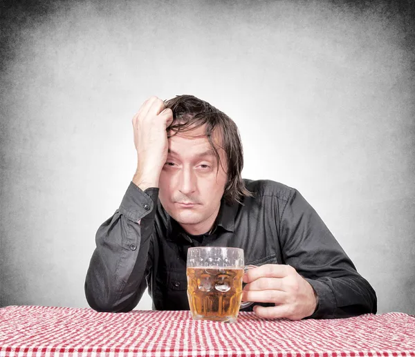 Пьяный человек — стоковое фото