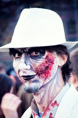 kızgın zombi