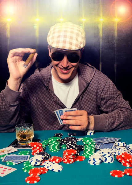 Adam gösteren poker face — Stok fotoğraf