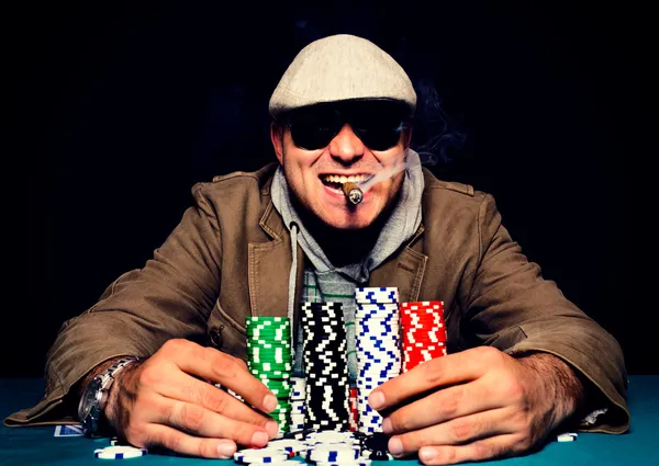 Gelukkig poker face — Stockfoto