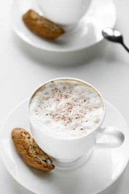 kahve fincanı cantuccini ile