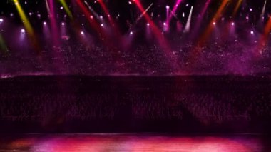 konser sarı ışık