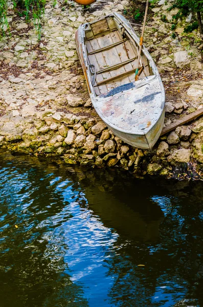 Barco fluvial de madeira — Fotografia de Stock