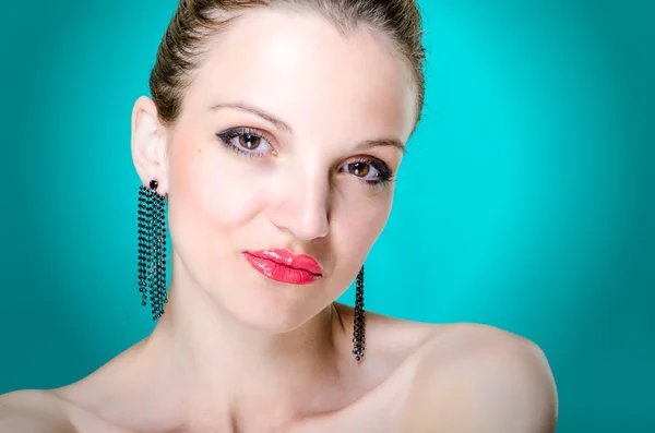 Retrato de beleza jovem mulher — Fotografia de Stock