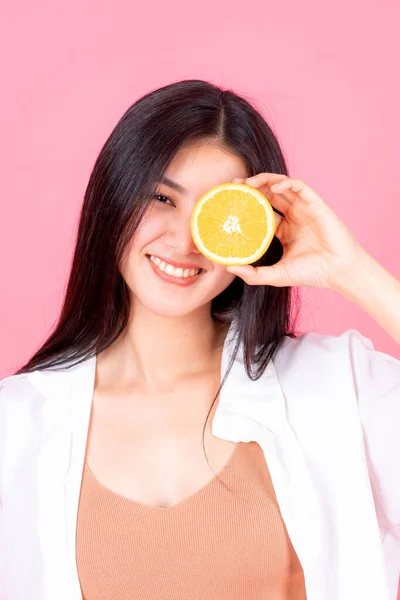 Beauty Asian Woman Cute Girl Feel Happy Holding Orange Fruit — стоковое фото