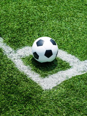 Köşe başında futbol topu ve futbol sahası, futbol sahası, arka plan dokusu