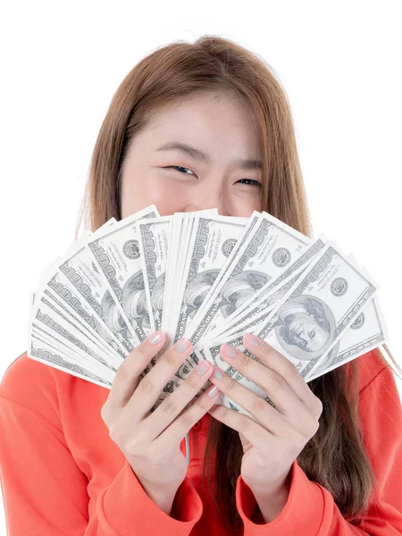 成功した美しいアジアのビジネスの若い女性は白い背景に手にお金米ドル紙幣を保持し ビジネスコンセプト — ストック写真