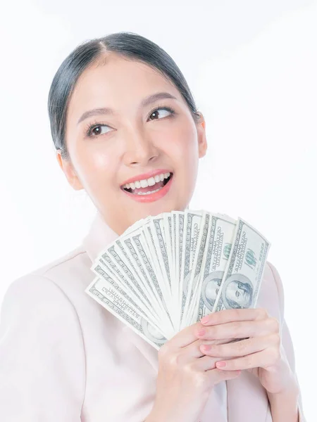 成功した美しいアジアのビジネスの若い女性が手にお金米ドル紙幣を保持し ビジネスコンセプト — ストック写真