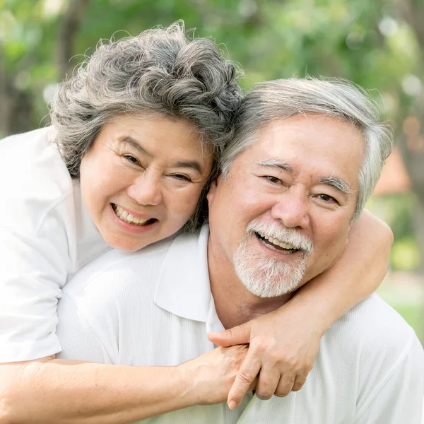 Mutlu Aşk Yaşlı Çift Gülen Yüz Yaşlı Çift Yaşlı Adam — Stok fotoğraf