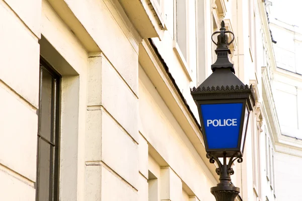 Vista de la lámpara de estación de policía tradicional en Inglaterra —  Fotos de Stock