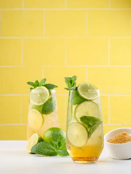 Bebida Larga Ron Mojito Mojito Virgen Con Menta Fresca Jugo — Foto de Stock