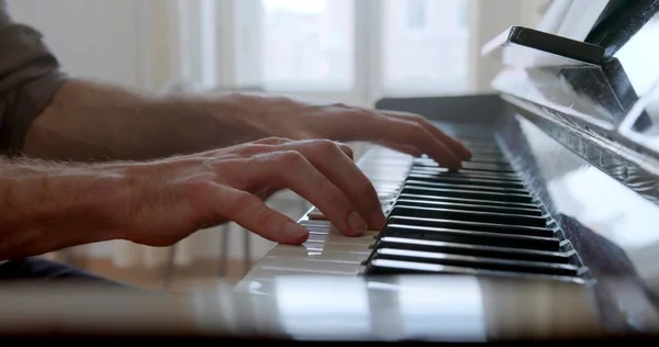 Фокус Руках Які Грають Піаніно — стокове фото
