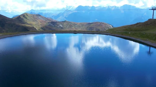 Een Top Uitzicht Van Een Plas Berg — Stockfoto