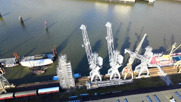 Ein Luftiger Blick Auf Kraniche Hafen lizenzfreie Stockbilder