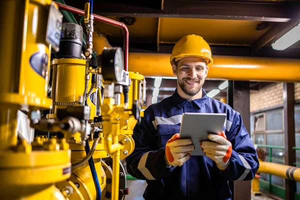 Ingegnere Della Centrale Elettrica Nell Usura Del Lavoro Sicurezza Attesa — Foto Stock