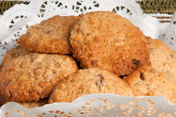 Oatmeal cookies in a basket — Stock Photo, Image