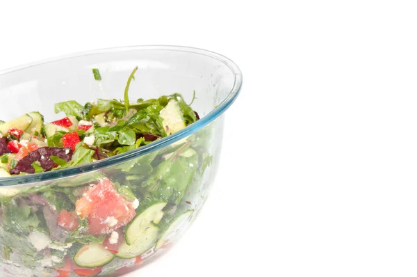Plantaardige salade in een grote glazen kom — Stockfoto
