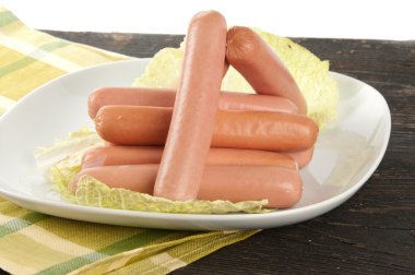 bir tabak taze sosis