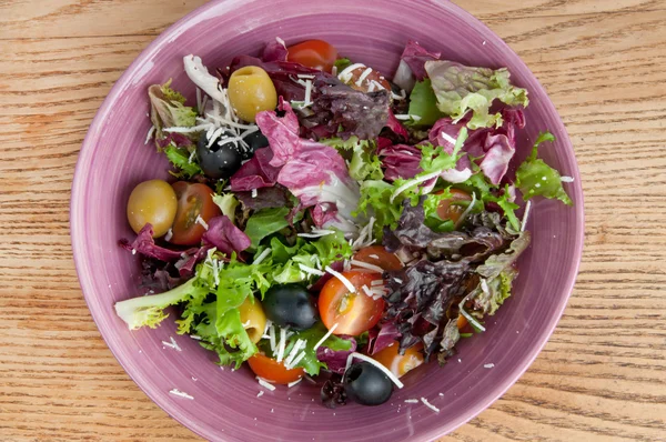 Frischer gemischter Salat — Stockfoto