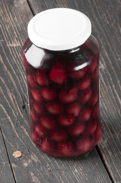 Cherry compote dalam botol kaca — Stok Foto