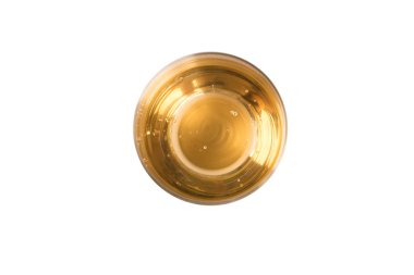 Bir kadeh şampanya.