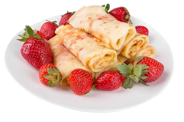 Panqueques con mermelada de cereza y fresas — Foto de Stock