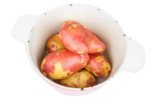 Batatas vermelhas em uma panela — Fotografia de Stock