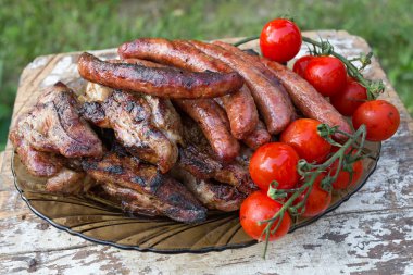 tavuk sosis ve Domuz kaburga