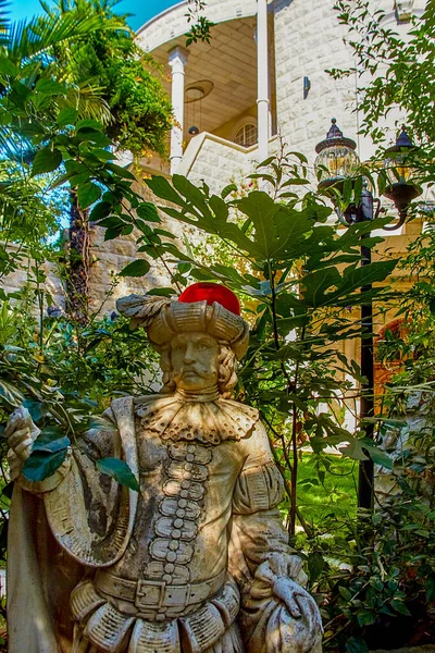 イスラエルのジュリス 2021年10月22日 ジュリスのドゥルーズ村にあるEl Mona庭園は 愛する美しい証です 茂みやドルゼ文化のシンボルがあります — ストック写真