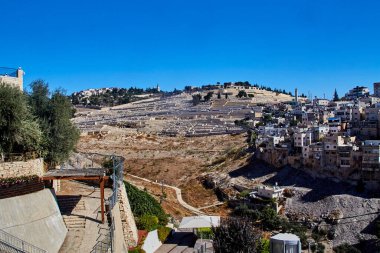 David şehrinden eski Yahudi mezarlığına manzara ve Silwan veya Siloam, İsrail 'in Kudüs şehrinin dışındaki Doğu Kudüs' teki Arap mahallesidir.