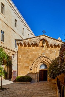 Croscement of Croscement 'ın İkinci İstasyonu. Kırbaçlama Kilisesi Fransisken Manastırı' ndaki Roma Katolik Kilisesi. Eski Kudüs 'ün Müslüman Mahallesi, İsrail
