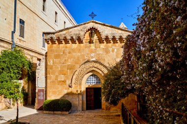 Croscement of Croscement 'ın İkinci İstasyonu. Kırbaçlama Kilisesi Fransisken Manastırı' ndaki Roma Katolik Kilisesi. Eski Kudüs 'ün Müslüman Mahallesi, İsrail