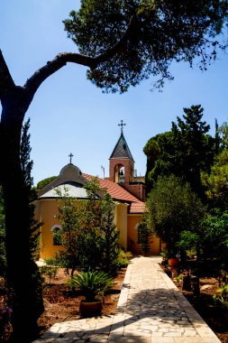 Haifa 'daki Hz. Elijah Kilisesi. Doğu tarafına bak (sunak).
