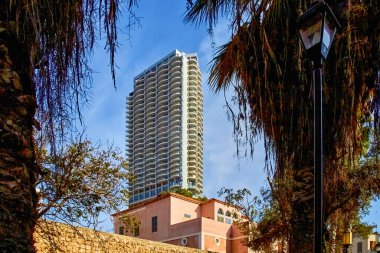 Tel-aviv, İsrail - Neve Tzedek Kulesi gökdeleni. Neve Tzedek Kulesi İsrail 'deki en yüksek binalardan biridir..