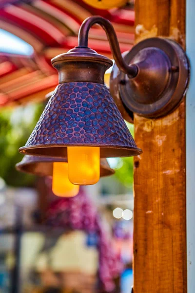 Vintage Retro Belas Lanternas Parede Madeira Casa — Fotografia de Stock