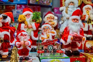 Noel Baba 'nın çeşitli heykelcikleri, Noel hazırlıkları.