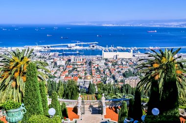 Beyt (Ka 'be' l-i Haram), inananlar için kutsal bir hac (kıyam) dır. İsrail.