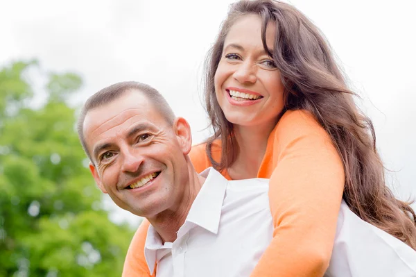 Smiling couple — Stock Photo, Image