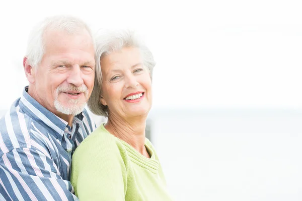 Sorridente coppia anziana — Foto Stock