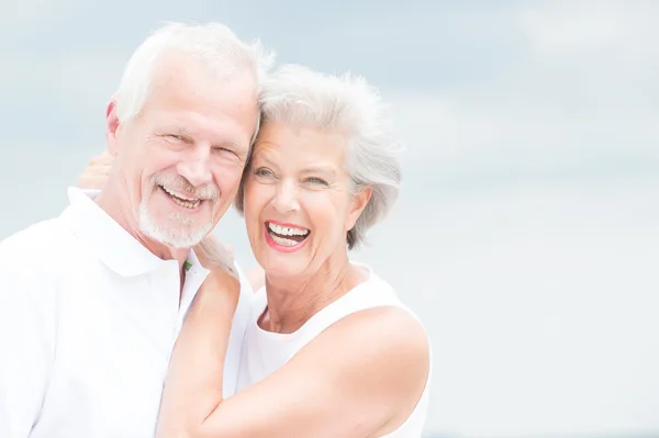 Souriant couple aîné — Photo