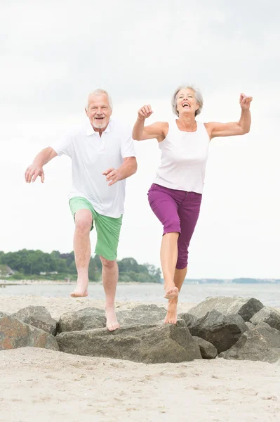 Active senior couple — Stock Photo, Image