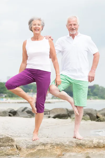 Active senior couple — Stock Photo, Image