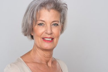 gülümseyen kadın kıdemli