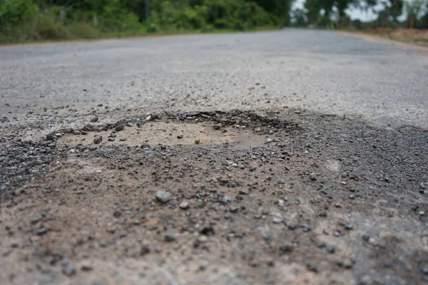 Yol çukur bakımı..