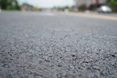 Asfalt yolun bulanıklığı Trafik çizgileri yok