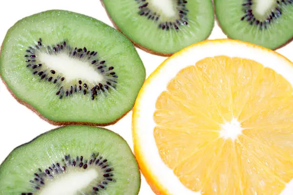 Mix van kleurrijke citrusvruchten op wit — Stockfoto