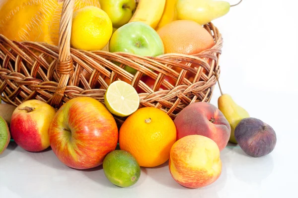 Assortiment van exotisch fruit — Stockfoto